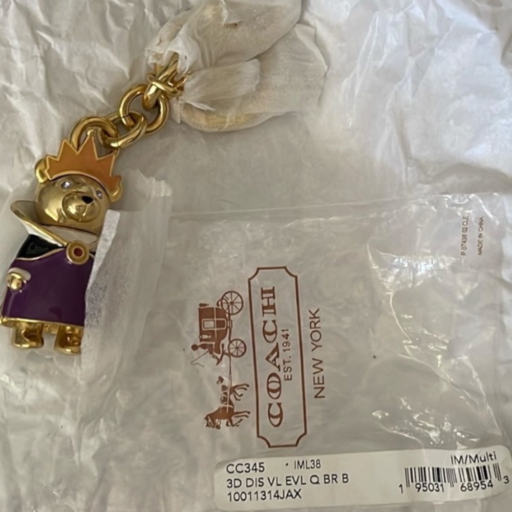 COACH X DISNEY 3D EVIL QUEEN BEAR BAG CHARM KEYCHAIN - Picture 3 of 4